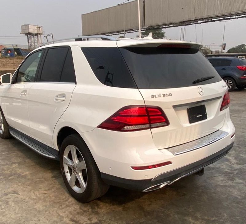 Thumbnail 2 of 2017 Mercedes-Benz GLE-Class